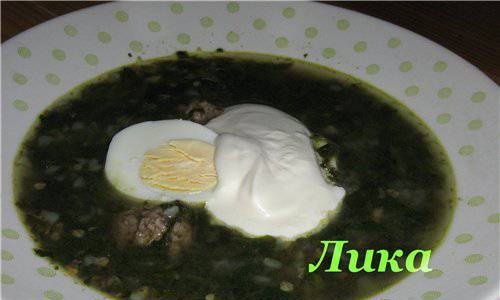 Spinach soup with buckwheat