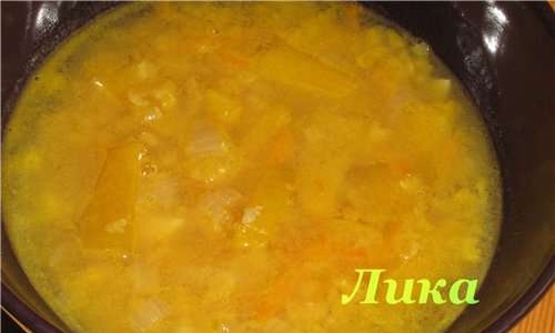 Pumpkin soup with lentils (on the stove or in a slow cooker)