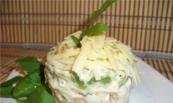 Salad with cod liver and kiwi