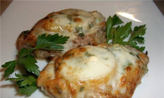 Turkey steaks baked with cheese