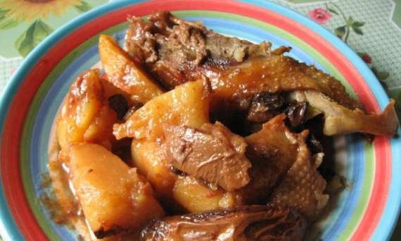 Roast (goose + potatoes + quince)