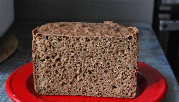 Rye bread 100% with bran, flax flour, black cumin