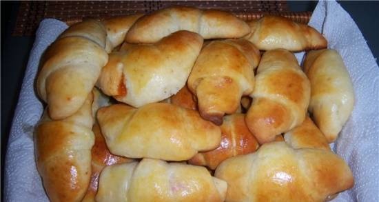 Cottage cheese rolls with jam