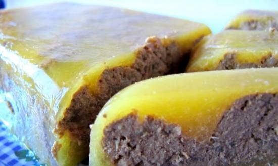 Liver terrine with peaches