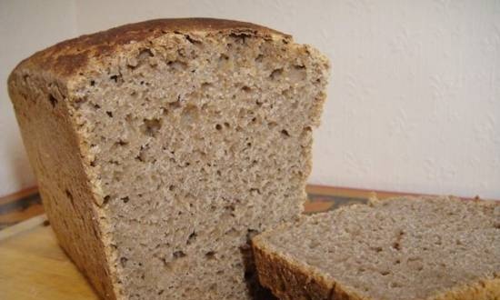 לחם שעורה מדגנים מלאים עם מחמצת
