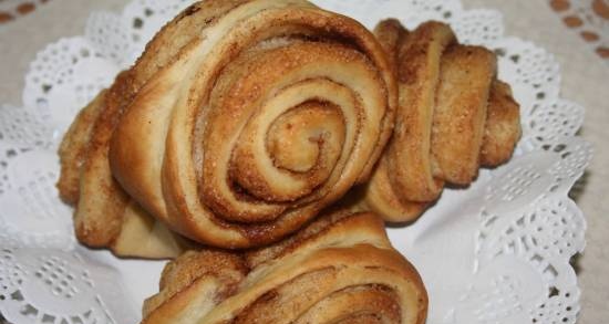 Finnish traditional cinnamon buns (korvapuusti)
