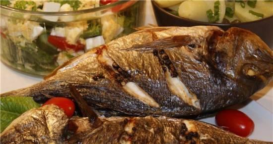 Grilled fish + two salads - we cook in Greek