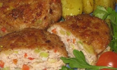 Cutlets with vegetables "Marble"