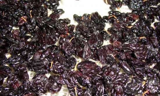 Dried grapes - raisins