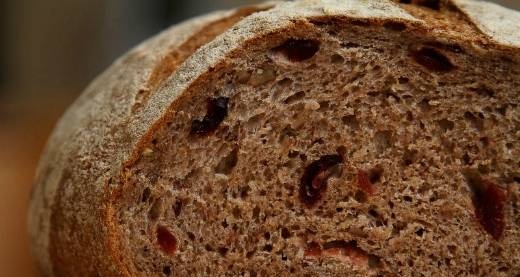 Bread with cranberries and pecans (oven)