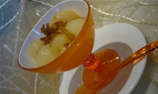 Fresh melon in ginger syrup