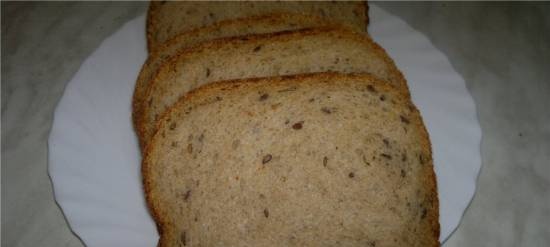 לחם עם קמח מלא, פשתן וזרעי קימל
