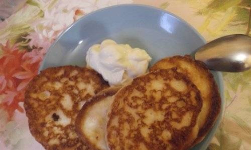 Flourless curd pancakes