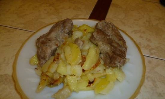 Baked potatoes with meat (in a multicooker Stadler Form)