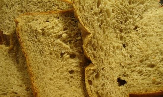 לחם חיטה עם קמח פשתן ומחית פירות