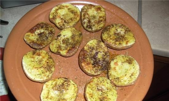 Potatoes "Guests on the doorstep" (microwave baked)