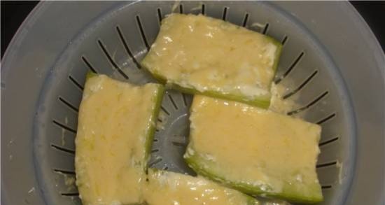 Zucchini with cheese in a multicooker Element FWA 01 PB El