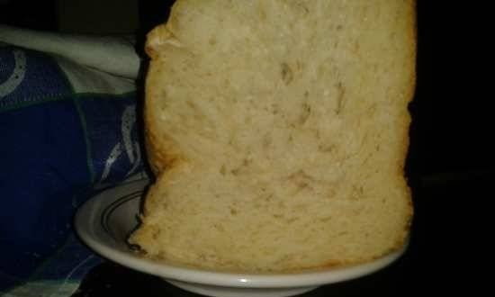 לחם חיטה בחלב עם תפוחי אדמה ובצל ירוק