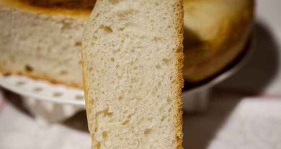 Plain bread on pizza dough in the Steba pressure cooker