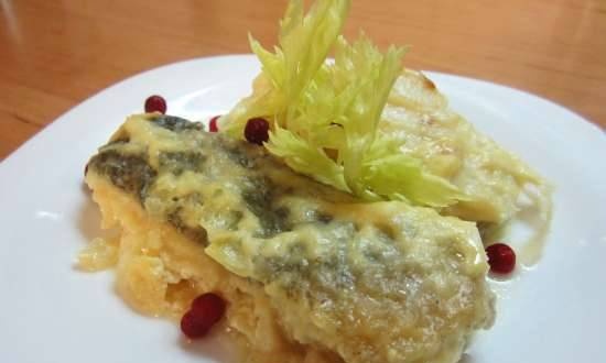 Fish in milk and onion sauce