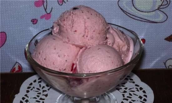 Creamy-fruit ice cream "Brusnichka"