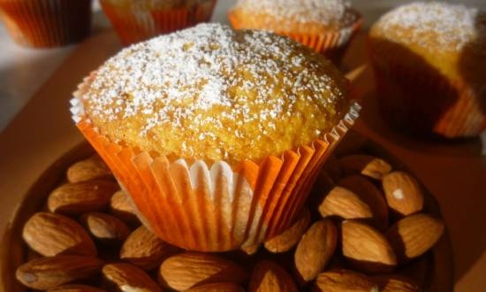 Carrot-orange muffins with marzipan