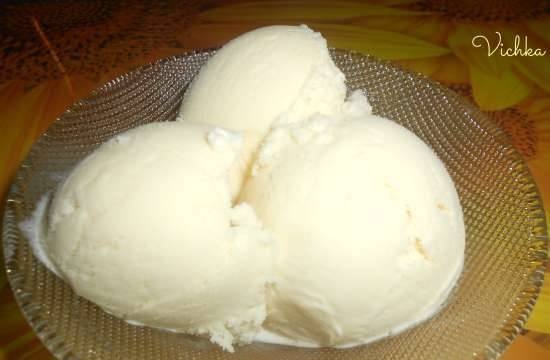 Creamy yoghurt ice cream