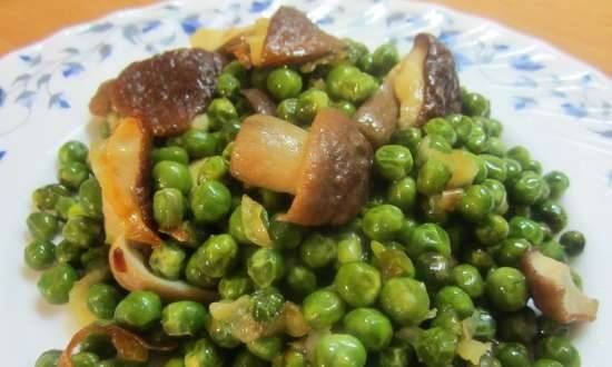 Green peas fried with mushrooms