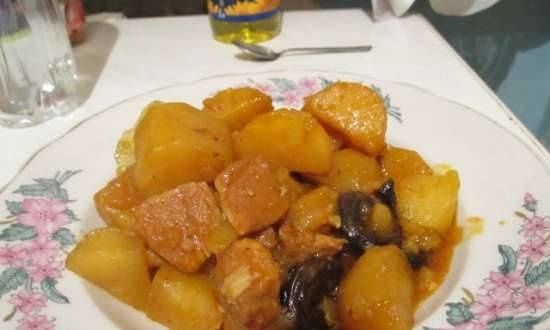 Roast pork with prunes in a slow cooker Delfa