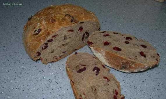 Rustic bread with dried cranberries and pecans