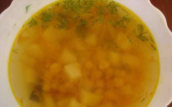 Vegetarian soup with chickpeas, potatoes and carrots (Polaris 0305)