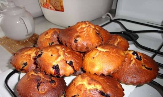 Muffins with black currant (kefir)