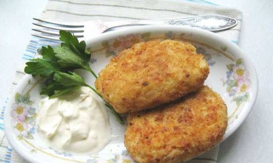 Cabbage cutlets with yogurt sauce