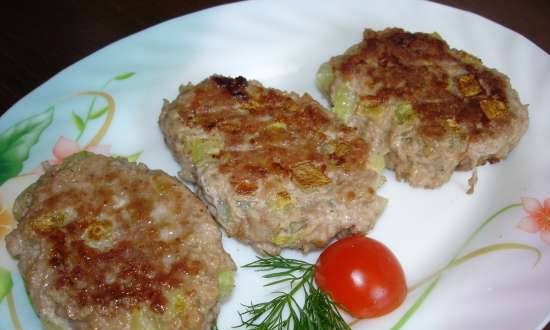 Meat cutlets with zucchini pieces