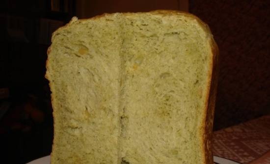 לחם עם פסטו וצנוברים (יצרנית לחם)