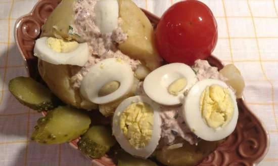 Baked Potato with Tuna (Folienkartoffeln mit Thunfisch-Fullung)
