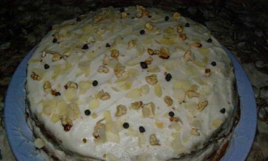 Cake with parsnips and walnuts