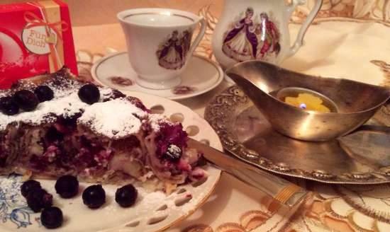 Pancakes with cottage cheese and black currant (Topfenpalatschinken)