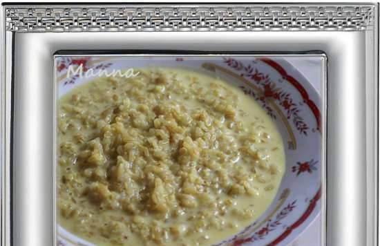 Spicy porridge made from sprouted rice with milk (multicooker Philips HD3197)