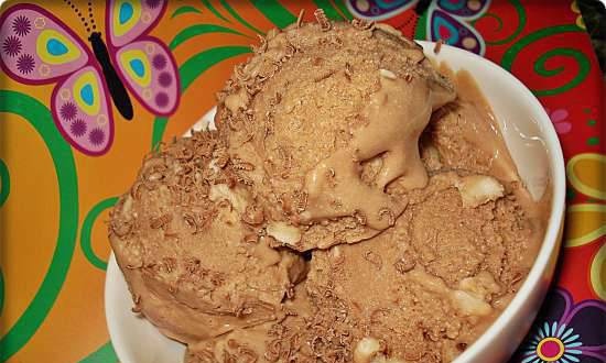 גלידת בוטנים שוקולד