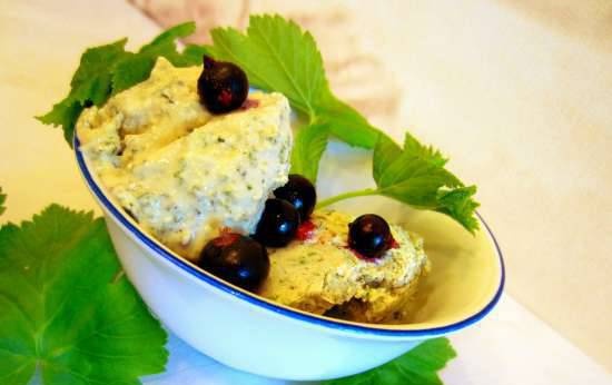 Ice cream with black currant leaves