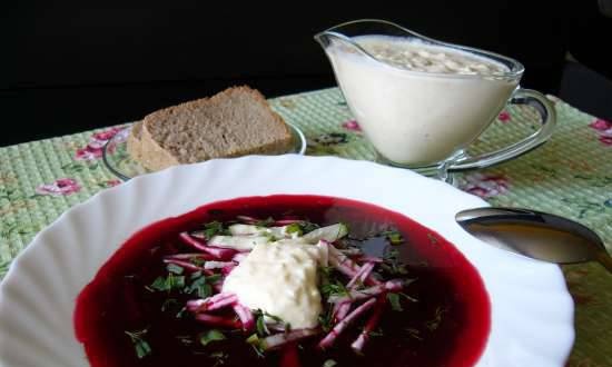 Beetroot with mashed tomatoes and egg-sour cream dressing