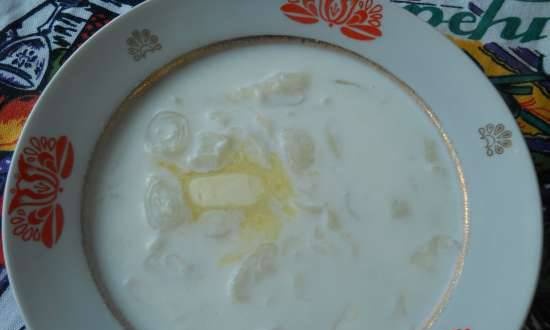 Mogilev style milk soup (lakshin)