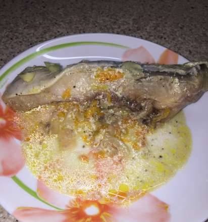 Stewed carp in sour cream (multicooker PHilips HD 4734)