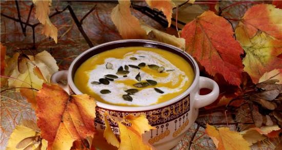 Pumpkin soup with chickpeas