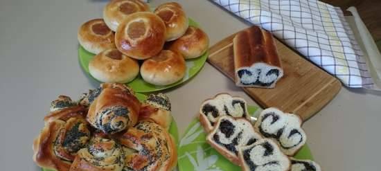 Poppy butterflies, buns and cheesecakes with jam