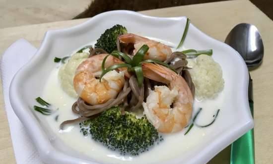 Coconut soup with shrimps, broccoli, cauliflower and soba noodles