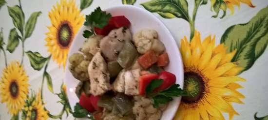 Chicken in its own juice with vegetables (dietary dish)