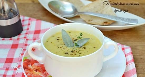 Lean squash cream soup with thyme and sage