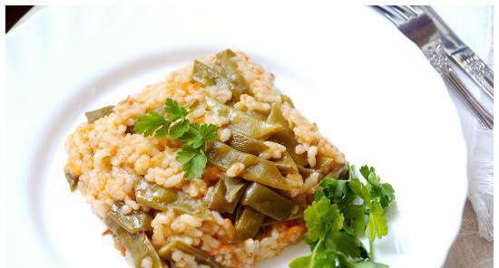 שעועית ירוקה עם אורז (Fasulye Diblesi Tarifi)